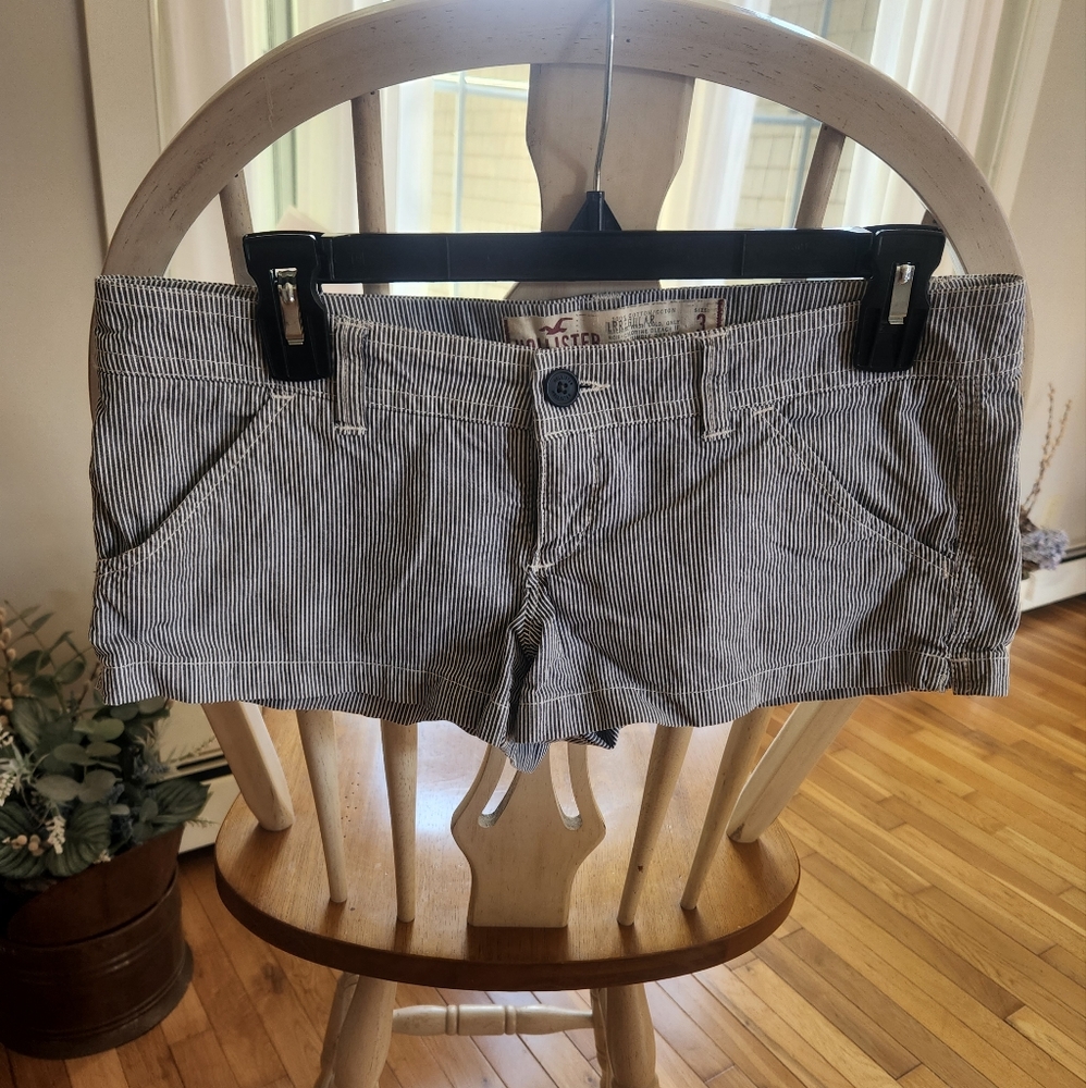 Hollister - 100% Cotton Shorts, Pinstripped, Size 3